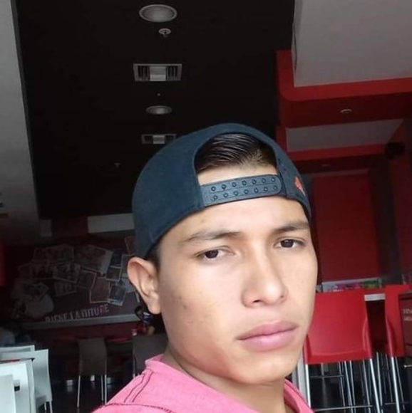 Meet your Posher, Carlos - Picture 1 of 1